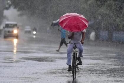बिहार मौसम: 4 जिलों में भारी बारिश का अलर्ट, पटना समेत कई इलाकों में वज्रपात और तेज हवा की चेतावनी