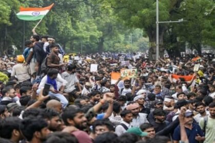 पंजाब में कथित पेपर लीक पर बवाल, ABVP ने किया प्रदर्शन, शिक्षा मंत्री के इस्तीफे की मांग