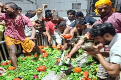 सावन की पहली सोमवारी पर शिवमय हुआ पटना, मंदिरों में उमड़ी आस्था की भीड़, 'हर-हर महादेव' के जयघोष से गूंजा शहर