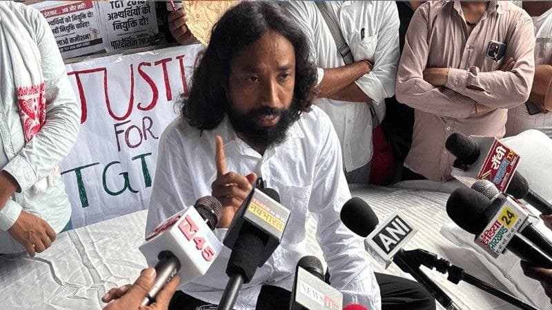 JPSC 14वीं पीटी परीक्षा रद्द करने की मांग तेज, छात्र नेता देवेंद्र नाथ महतो अनिश्चितकालीन भूख हड़ताल पर
