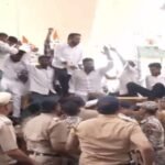 E20 पेट्रोल के विरोध में नागपुर में युवा कांग्रेस का प्रदर्शन, नितिन गडकरी के आवास की ओर बढ़े कार्यकर्ता; कई हिरासत में