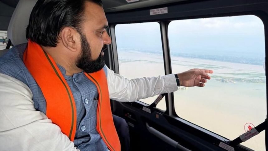 गंगा के बढ़ते जलस्तर के बीच बिहार में बाढ़ प्रभावित इलाकों का हवाई सर्वेक्षण