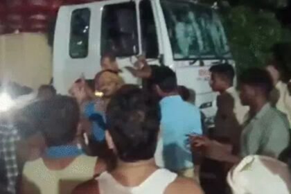 बेतिया में ऑर्केस्ट्रा कार्यक्रम में घुसी तेज रफ्तार बस,