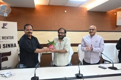 मीट द मेंटर कार्यक्रम में फिल्म एडिटर असीम सिन्हा