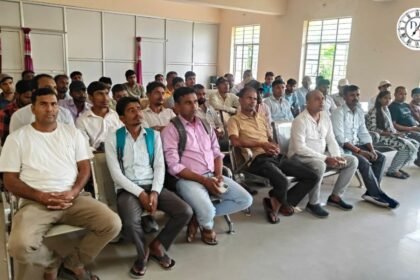 नालंदा में आयोजित जॉब कैम्प में रोजगार के लिए पहुंचे युवा