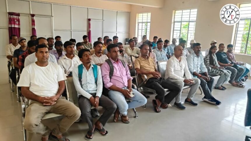 नालंदा में आयोजित जॉब कैम्प में रोजगार के लिए पहुंचे युवा