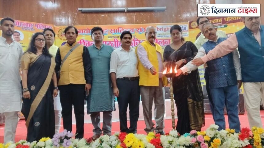जब शब्दों ने जगाई संवेदना, ठहाकों से गूंजा टाउन हॉल; अखिल भारतीय कवि सम्मेलन में साहित्य और संस्कृति की दिखी अनुपम छटा
