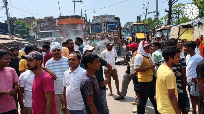 आरा में जलजमाव पर बवाल, आगजनी कर हाईवे जाम