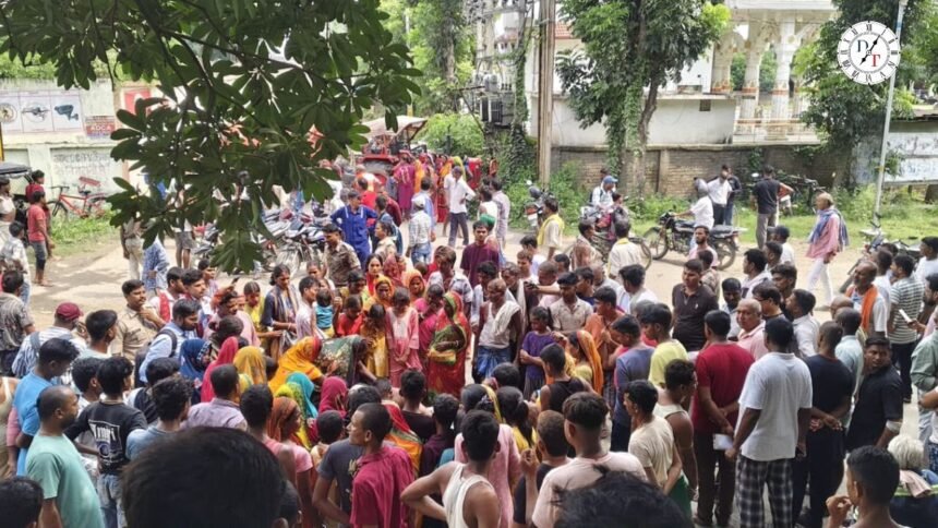 बेगूसराय के सिसवा गांव में बाढ़ के बीच करंट लगने से पिता-पुत्र की मौत