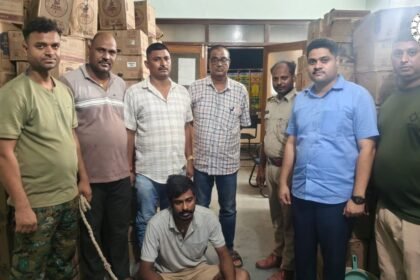 भलजोर चेकपोस्ट पर 16 चक्का ट्रक से बरामद विदेशी शराब