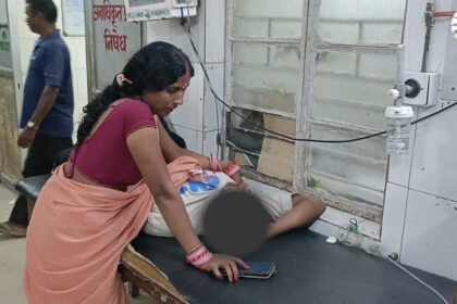 बिदुपुर कच्ची दरगाह सिक्स लेन पर सड़क हादसे के बाद क्षतिग्रस्त कार