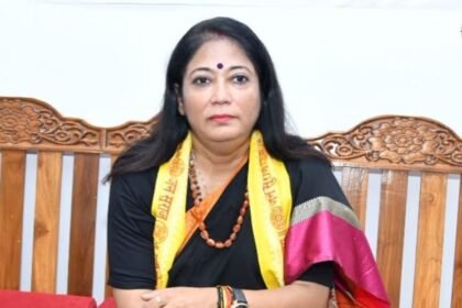 डॉ. दिव्या ज्योति जन सुराज में शामिल होकर शिक्षक अधिकारों की बात करती हुईं