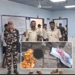गोपालगंज के आंबेडकर चौक के पास नवजात बच्ची का शव मिलने के बाद पुलिस जांच