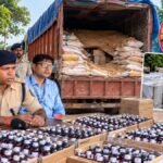 गुठनी में चोकर से भरे ट्रक से कफ सिरप बरामद