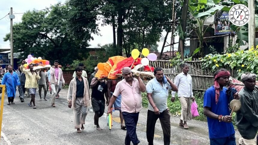 जमुई मधुमक्खी हमला, चकाई मधुमक्खी हमला, नगरी गांव हादसा, पेरू राणा मौत, मुद्रिका देवी मौत, पति पत्नी की मौत, मधुमक्खियों के हमले में मौत, Jamui News, Chakai News, Bihar News, मधुमक्खी के डंक से मौत