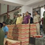 जमुई में डाक पार्सल वाहन से 2760 कैन बीयर बरामद