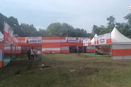 मुंगेर में बाढ़ पीड़ितों के लिए बनाया गया टेंट सिटी राहत केंद्र