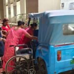 मुंगेर सदर अस्पताल के बाहर ई-रिक्शा में प्रसव
