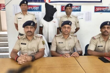 मुस्तफापुर में हथियार के साथ युवक गिरफ्तार