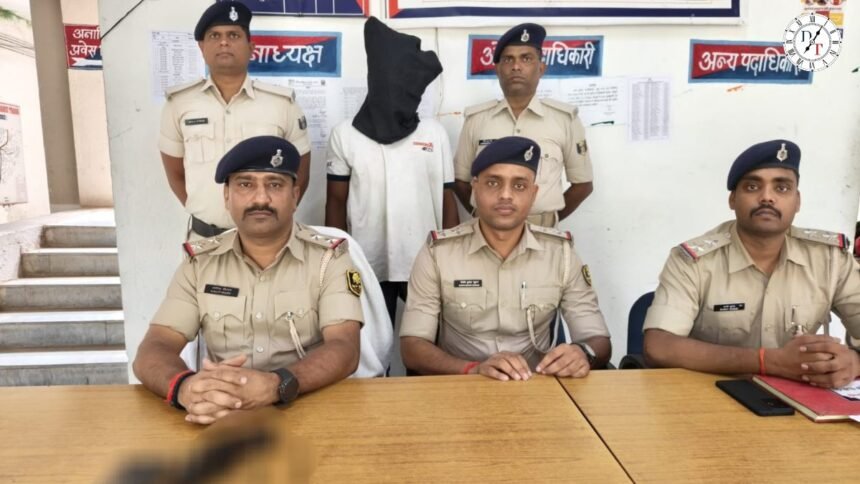 मुस्तफापुर में हथियार के साथ युवक गिरफ्तार