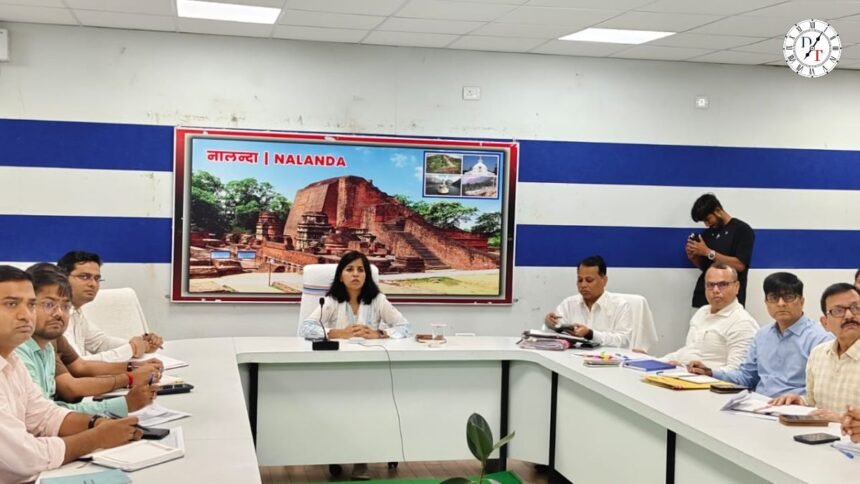 नालंदा डीएम उदिता सिंह की समीक्षा बैठक में पंचायत विकास योजनाओं पर चर्चा