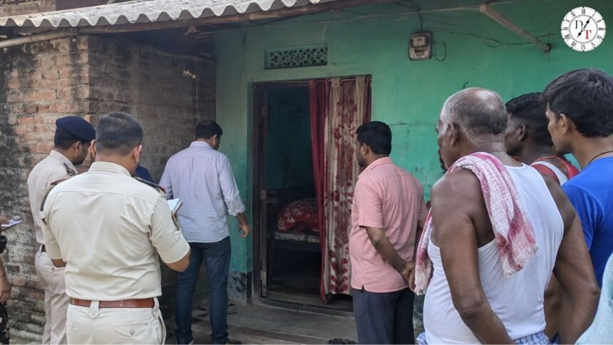 नालंदा के आदमपुर गांव में युवक की हत्या के बाद जांच करती पुलिस