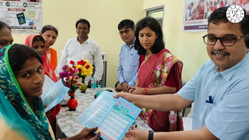 नालंदा की पंचायत में सहयोग शिविर में आवेदनों का निपटारा