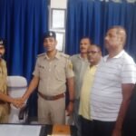 तेलमर थाना में ASI से SI पद पर प्रोन्नति के बाद पीपिंग सेरेमनी