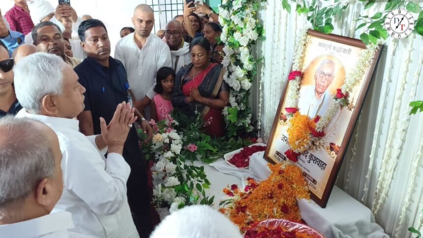 जहानाबाद में जगदीश कुशवाहा को श्रद्धांजलि देते नीतीश कुमार