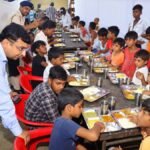 पटना में बाढ़ राहत अभियान के तहत तैनात नावें और राहत व्यवस्था