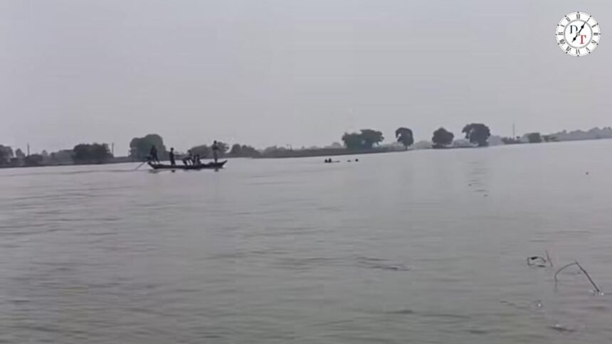 राघोपुर में बाढ़ के पानी में बहीं दो महिलाएं और बच्ची