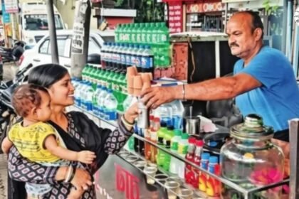राजगीर में जरूरतमंद बच्चों को मुफ्त दूध देने वाली चाय दुकान
