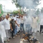 बिहारशरीफ में RJD कार्यकर्ताओं का चुनाव आयोग के खिलाफ प्रदर्शन