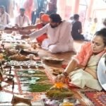 गयाजी में Smita Thackeray ने किया बालासाहेब ठाकरे का पिंडदान