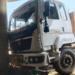 औरंगाबाद के सोननगर रेलवे अंडरब्रिज में पुल के पाया से टकराया 22 चक्का ट्रेलर
