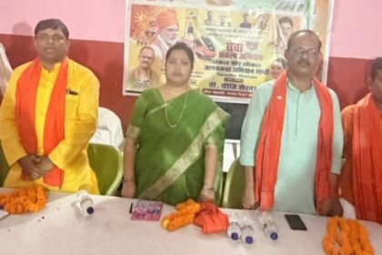 बिहार शरीफ में वोकल फॉर लोकल अभियान के दौरान डॉ. प्रीती शेखर