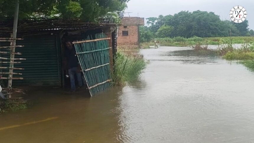 अकिलपुर पंचायत में गंगा का बढ़ता जलस्तर और मलखाचक में कटाव