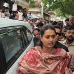 जमुई में सात वर्षीय बच्ची की हत्या मामले में पीड़ित परिवार से मिलीं श्रेयसी सिंह