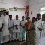 बिहारशरीफ में कांग्रेस की बैठक में मौजूद पार्टी पदाधिकारी और कार्यकर्ता