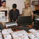 लखीसराय में साइबर कैफे से आधार कार्ड और दस्तावेज बरामद