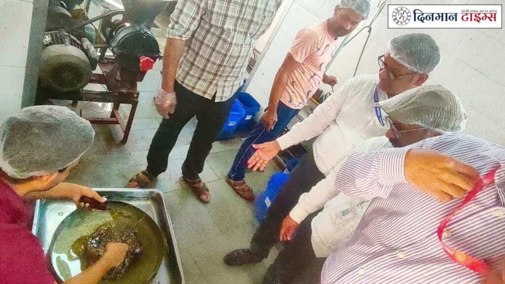 जांच करती टीम