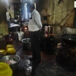 पटना में मिठाई दुकानों पर छापेमारी: आकाश स्वीट्स से 2,060 किलो मिठाई जब्त, माखन भोग का लाइसेंस निलंबित