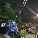 बांका में तालाब में SUV गिरी, NDRF बुलाई गई