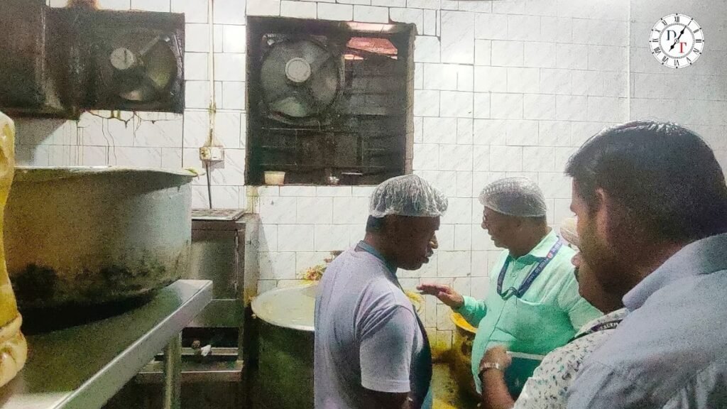 पटना के बंसी विहार रेस्तरां में खाद्य सुरक्षा जांच