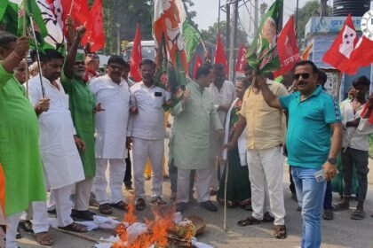 ज्ञानेश कुमार के इस्तीफे की मांग पर महागठबंधन प्रदर्शन