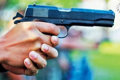 धनुषी हत्याकांड में तीन नामजद, पत्नी के बयान पर FIR