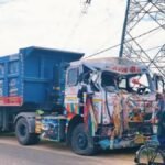 जमुई में एनएच-333 पर हाइवा हादसा, चालक-उपचालक घायल