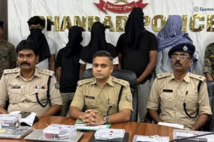 धनबाद के भालपहाड़ी गांव में आधी रात छापेमारी