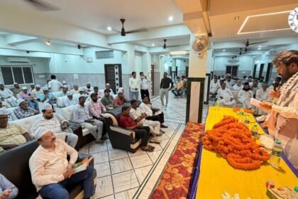 Nalanda में अल्पसंख्यक शिक्षण संवाद कार्यक्रम को संबोधित करते प्रो. नवल किशोर यादव