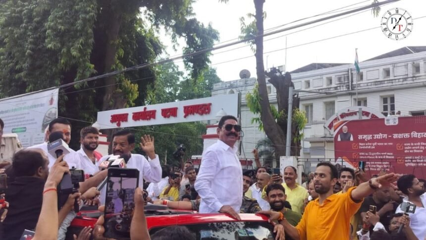 पटना स्नातक सीट के नामांकन में अनुज सिंह के साथ अनंत सिंह